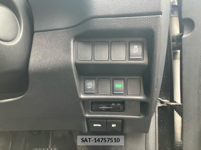 Nissan X-TRAIL 2015-12 8832636-12