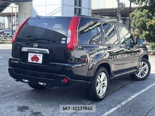 Nissan X-TRAIL 2010-11 4141355-2