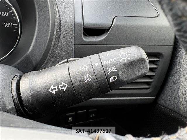 Nissan X-TRAIL 2013-02 4996467-5