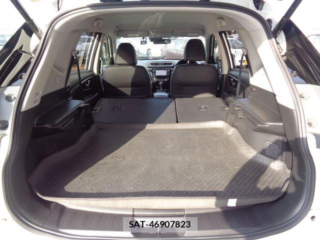 Nissan X-TRAIL 2017-03 4996409-12