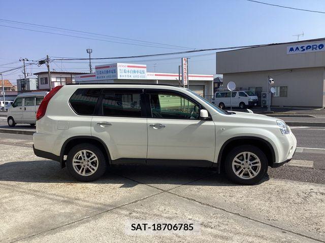 Nissan X-TRAIL 2012-05 4996521-3