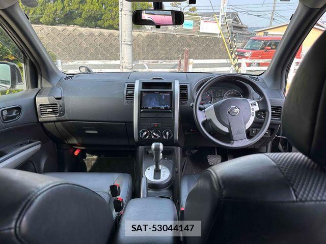 Nissan X-TRAIL 2013-06 5883690-10