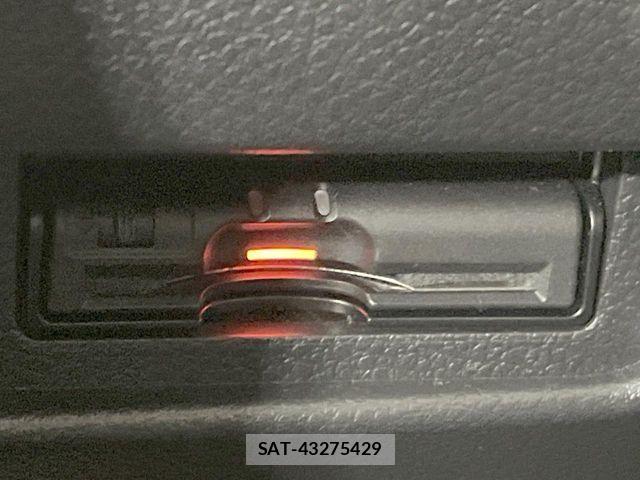 Nissan X-TRAIL 2013-01 6023855-6