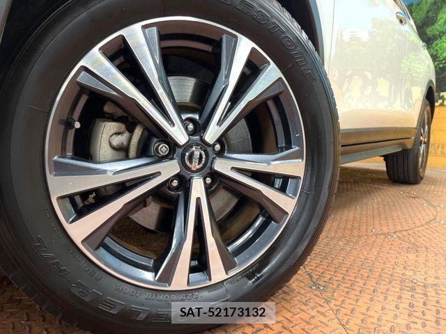 Nissan X-TRAIL 2017-09 6547549-12