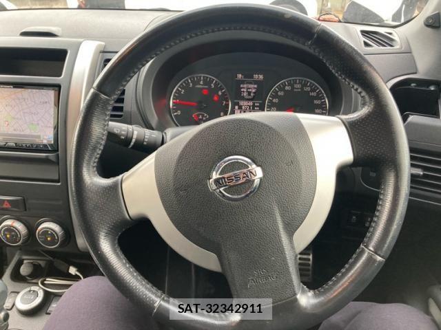 Nissan X-TRAIL 2011-06 6615898-13