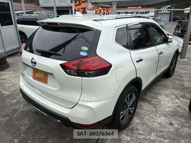 Nissan X-TRAIL 2018-07 6615871-1