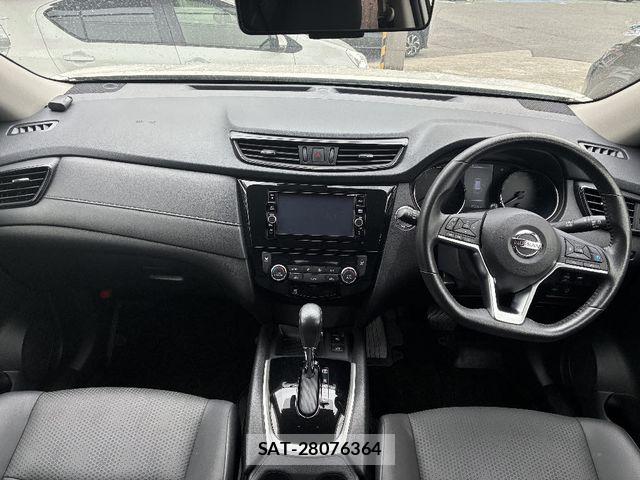 Nissan X-TRAIL 2018-07 6615871-2