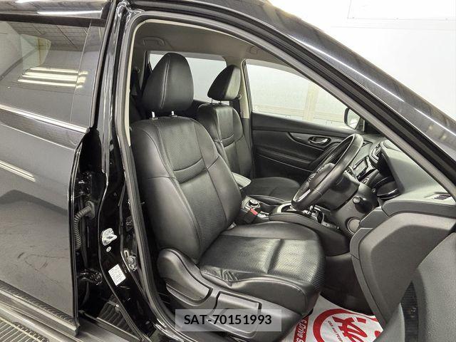 Nissan X-TRAIL 2017-08 6674252-9