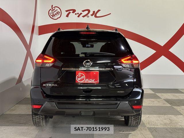 Nissan X-TRAIL 2017-08 6674252-23