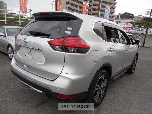 Nissan X-TRAIL 2018-09 6674258-2
