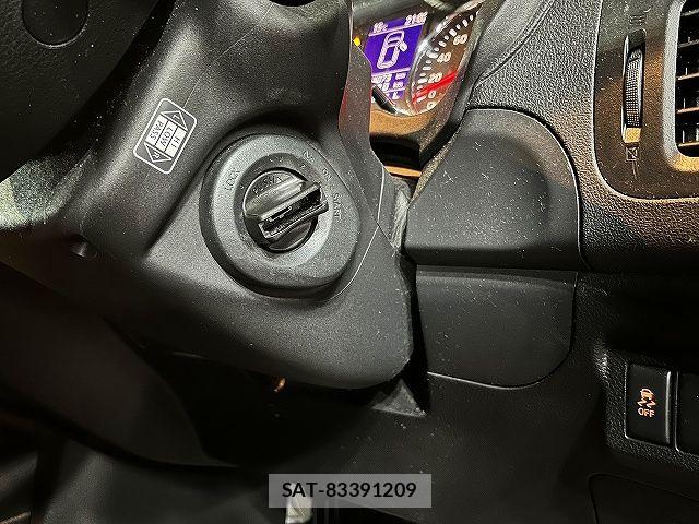 Nissan X-TRAIL 2011-10 6678890-23