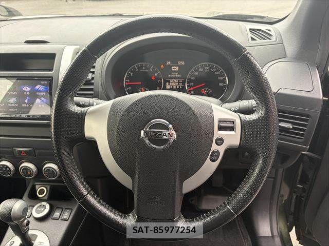 Nissan X-TRAIL 2012-01 6682980-11