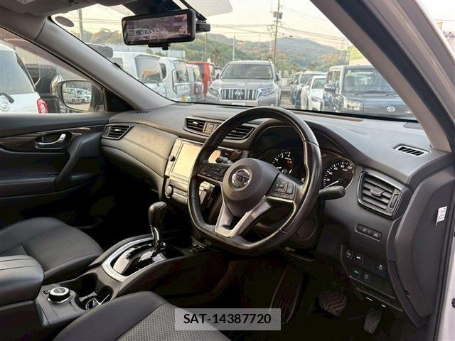 Nissan X-TRAIL 2017-12 6791793-16