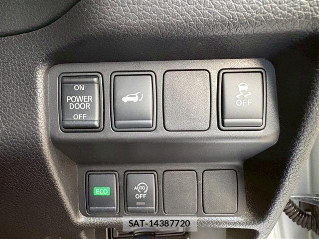 Nissan X-TRAIL 2017-12 6791793-18