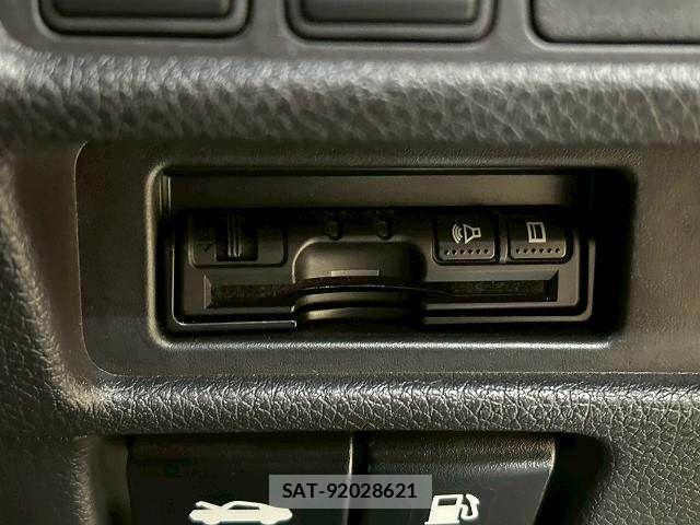 Nissan X-TRAIL 2019-04 6818172-10