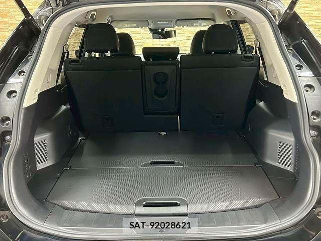 Nissan X-TRAIL 2019-04 6818172-12