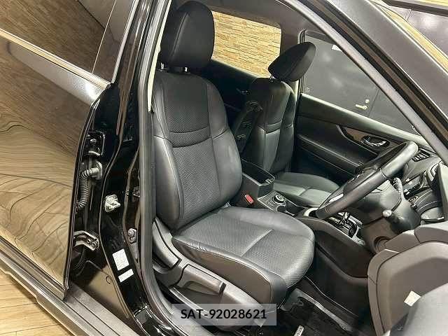 Nissan X-TRAIL 2019-04 6818172-4
