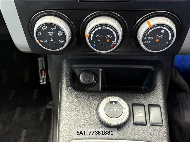 Nissan X-TRAIL 2010-09 6915836-25