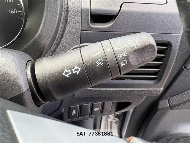 Nissan X-TRAIL 2010-09 6915836-27