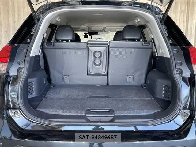 Nissan X-TRAIL 2017-09 6915839-10