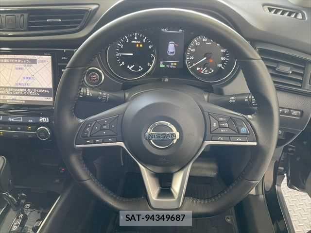 Nissan X-TRAIL 2017-09 6915839-11