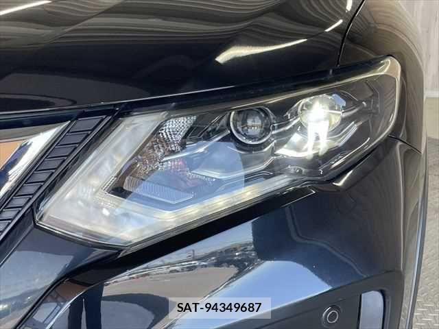Nissan X-TRAIL 2017-09 6915839-12