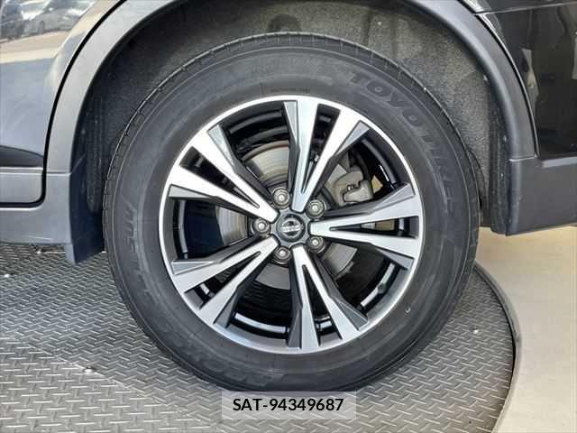 Nissan X-TRAIL 2017-09 6915839-14
