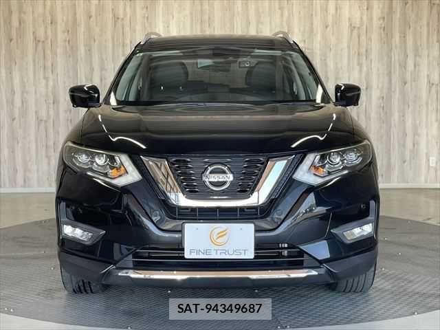 Nissan X-TRAIL 2017-09 6915839-15
