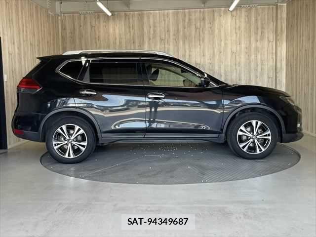 Nissan X-TRAIL 2017-09 6915839-17
