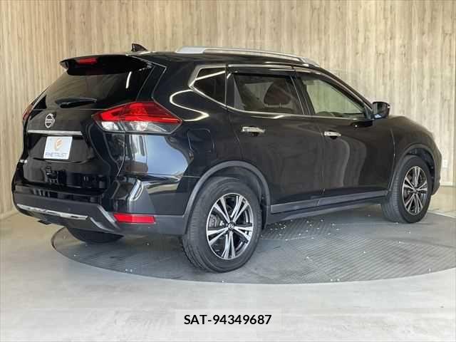 Nissan X-TRAIL 2017-09 6915839-19