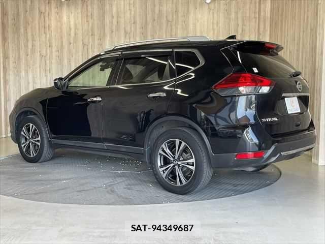 Nissan X-TRAIL 2017-09 6915839-20