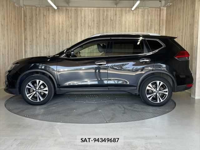 Nissan X-TRAIL 2017-09 6915839-21
