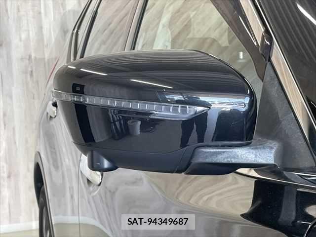 Nissan X-TRAIL 2017-09 6915839-27