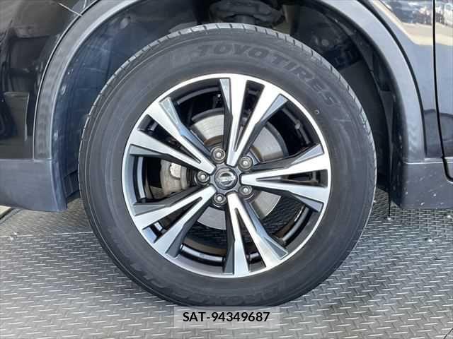 Nissan X-TRAIL 2017-09 6915839-28