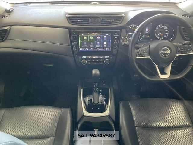 Nissan X-TRAIL 2017-09 6915839-2