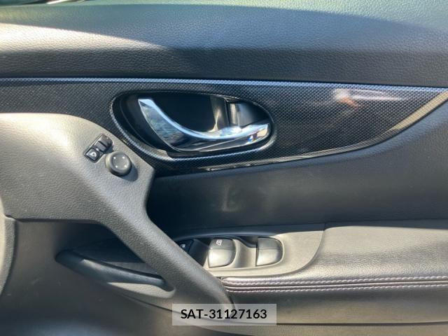 Nissan X-TRAIL 2014-03 6915851-12