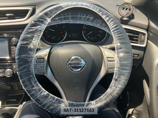 Nissan X-TRAIL 2014-03 6915851-13