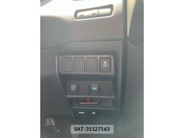 Nissan X-TRAIL 2014-03 6915851-15