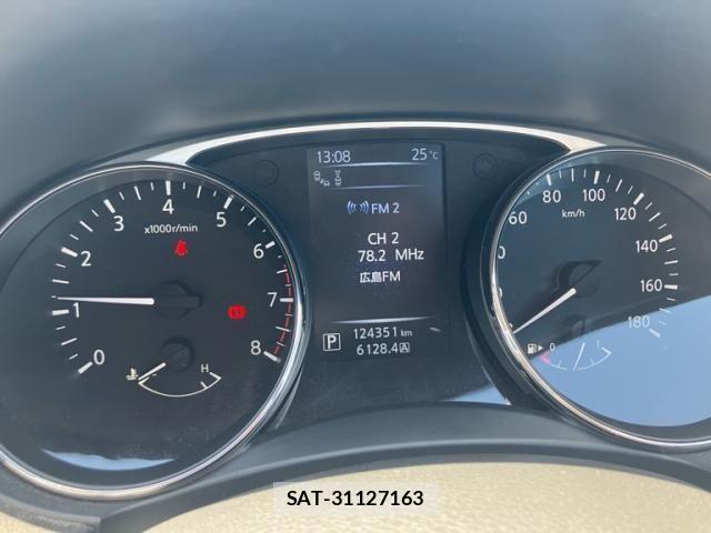 Nissan X-TRAIL 2014-03 6915851-19