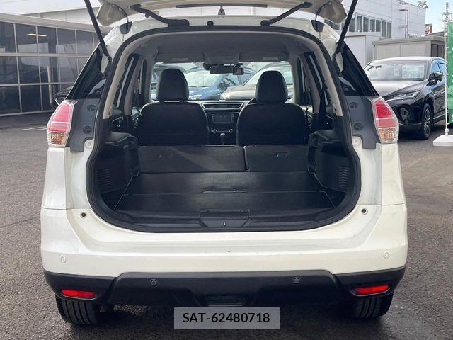 Nissan X-TRAIL 2016-09 6915838-9