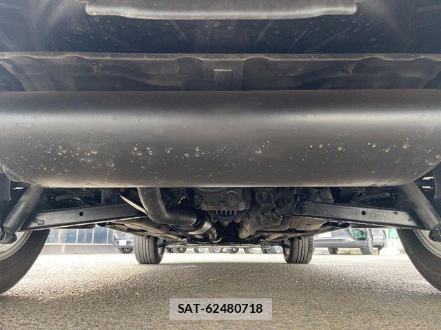 Nissan X-TRAIL 2016-09 6915838-18