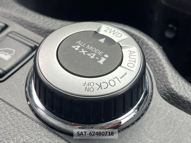 Nissan X-TRAIL 2016-09 6915838-5