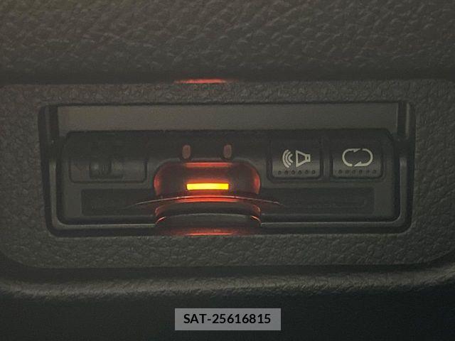 Nissan X-TRAIL 2012-03 7021951-4