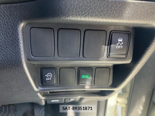 Nissan X-TRAIL 2017-04 7021948-10