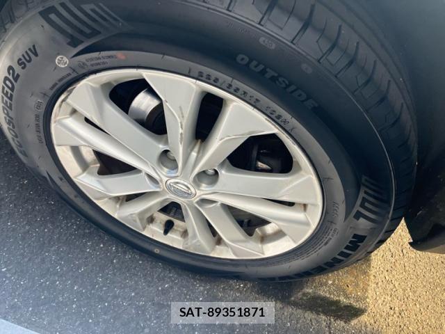 Nissan X-TRAIL 2017-04 7021948-6