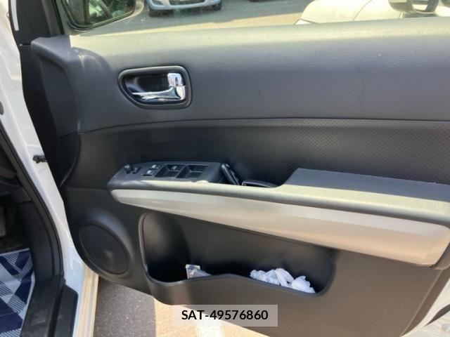 Nissan X-TRAIL 2013-08 7061523-13