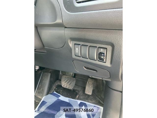 Nissan X-TRAIL 2013-08 7061523-17