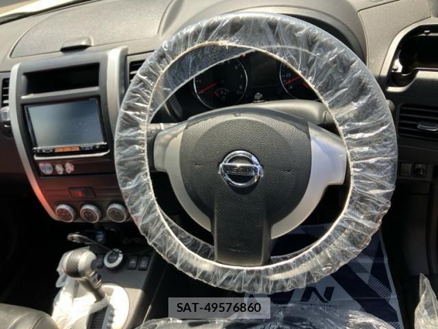 Nissan X-TRAIL 2013-08 7061523-18
