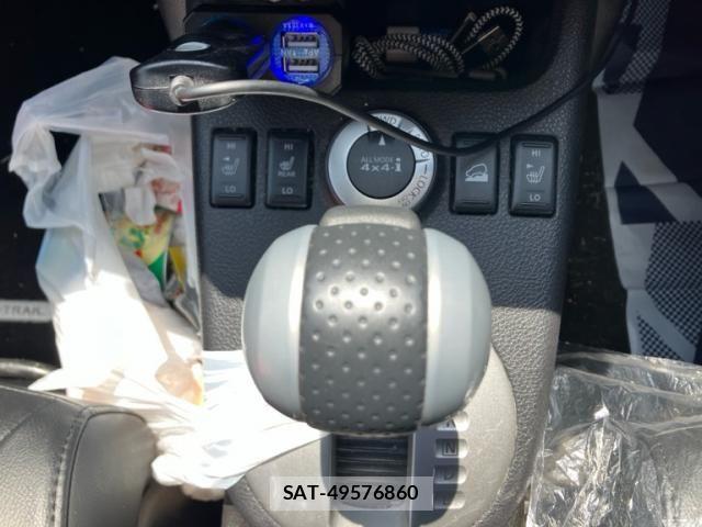 Nissan X-TRAIL 2013-08 7061523-25