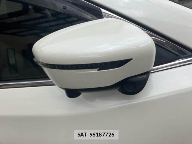 Nissan X-TRAIL 2018-02 7061512-4